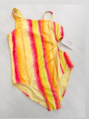 NWT - Girl Swimsuit